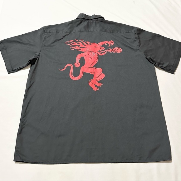 Dickies S/S Button-Down Collared Work Shirt, Gray with Fireball Red Dragon - XL - Picture 13 of 16